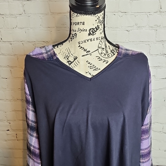 NWT! BloomChic Plaid Sleeve Hoodie - Purple and Navy - Picture 3 of 11